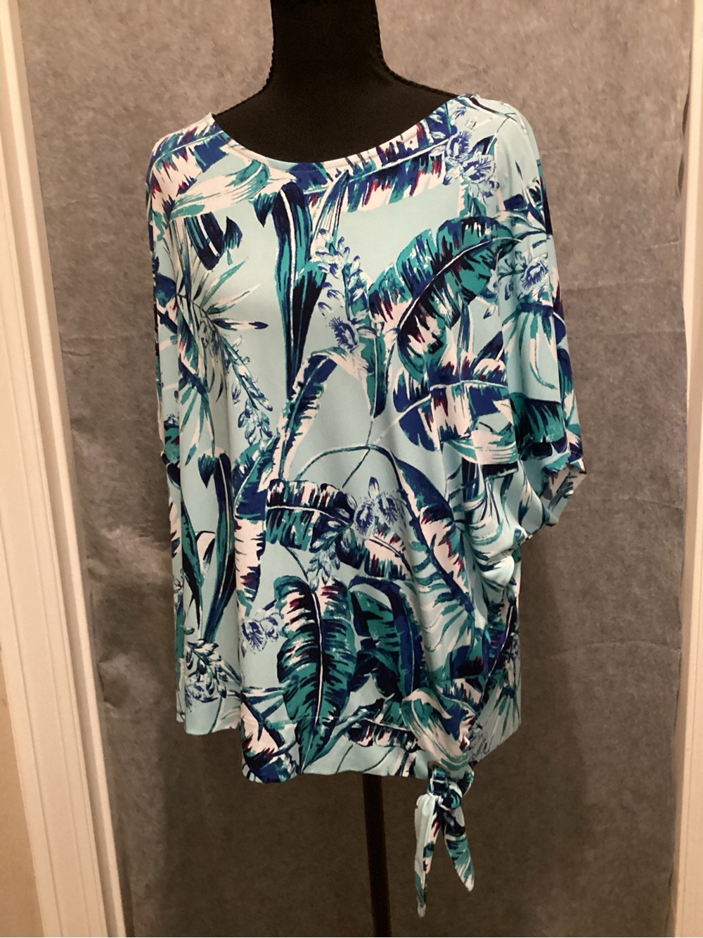 C48 New directions Tropical Tie-Hem Tunic in Aqua and Teal, mid sleeves.